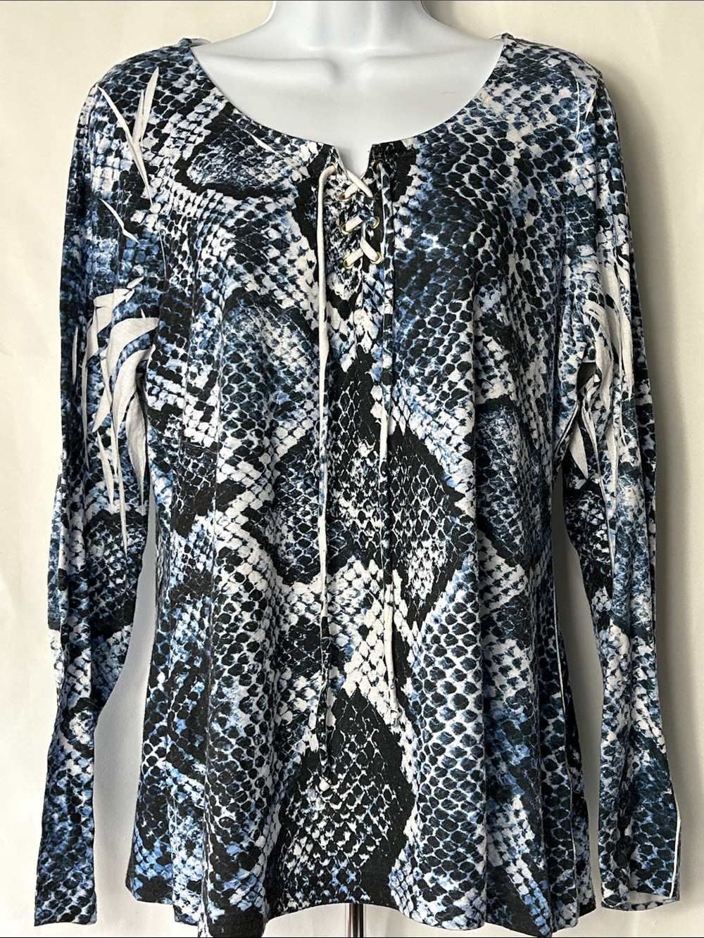 Cache’ Women’s Size XL Blue Black Animal Print Pullover Tie Front Cotton Shirt